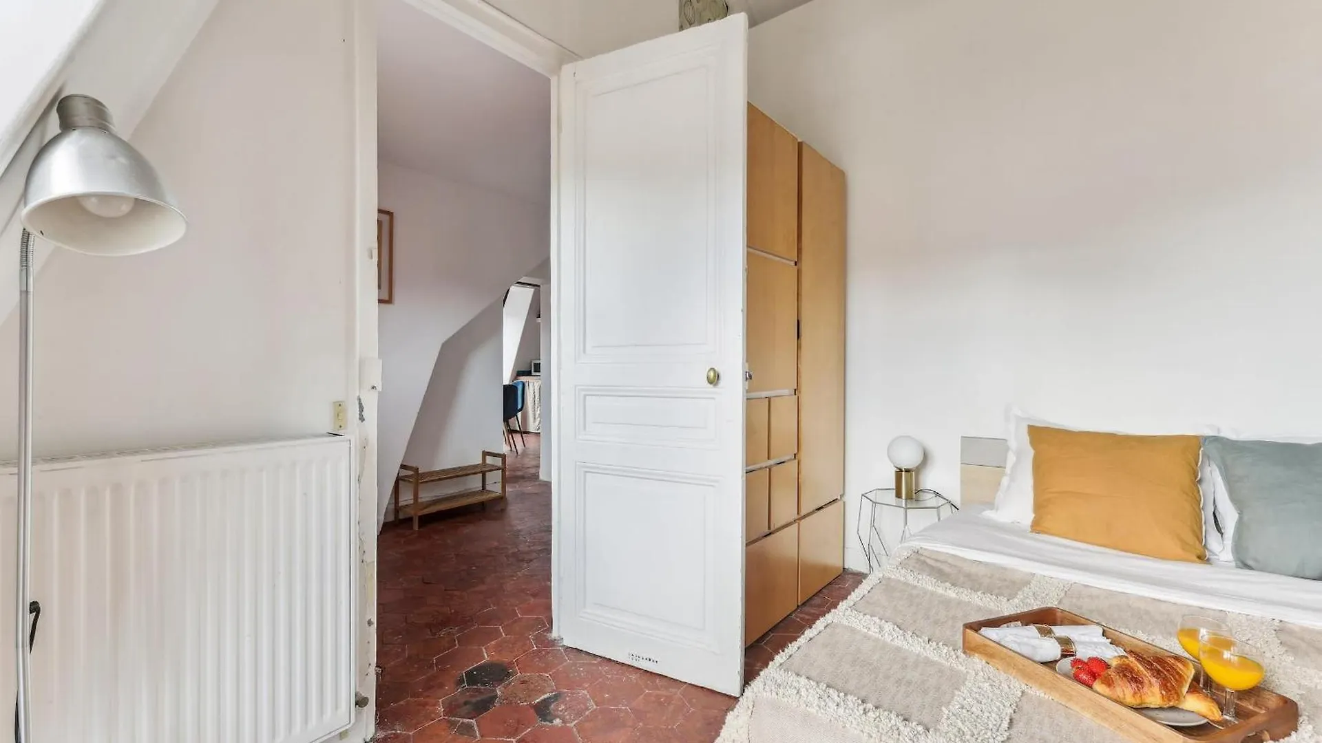 Latin 1br Or 2br Cozy *